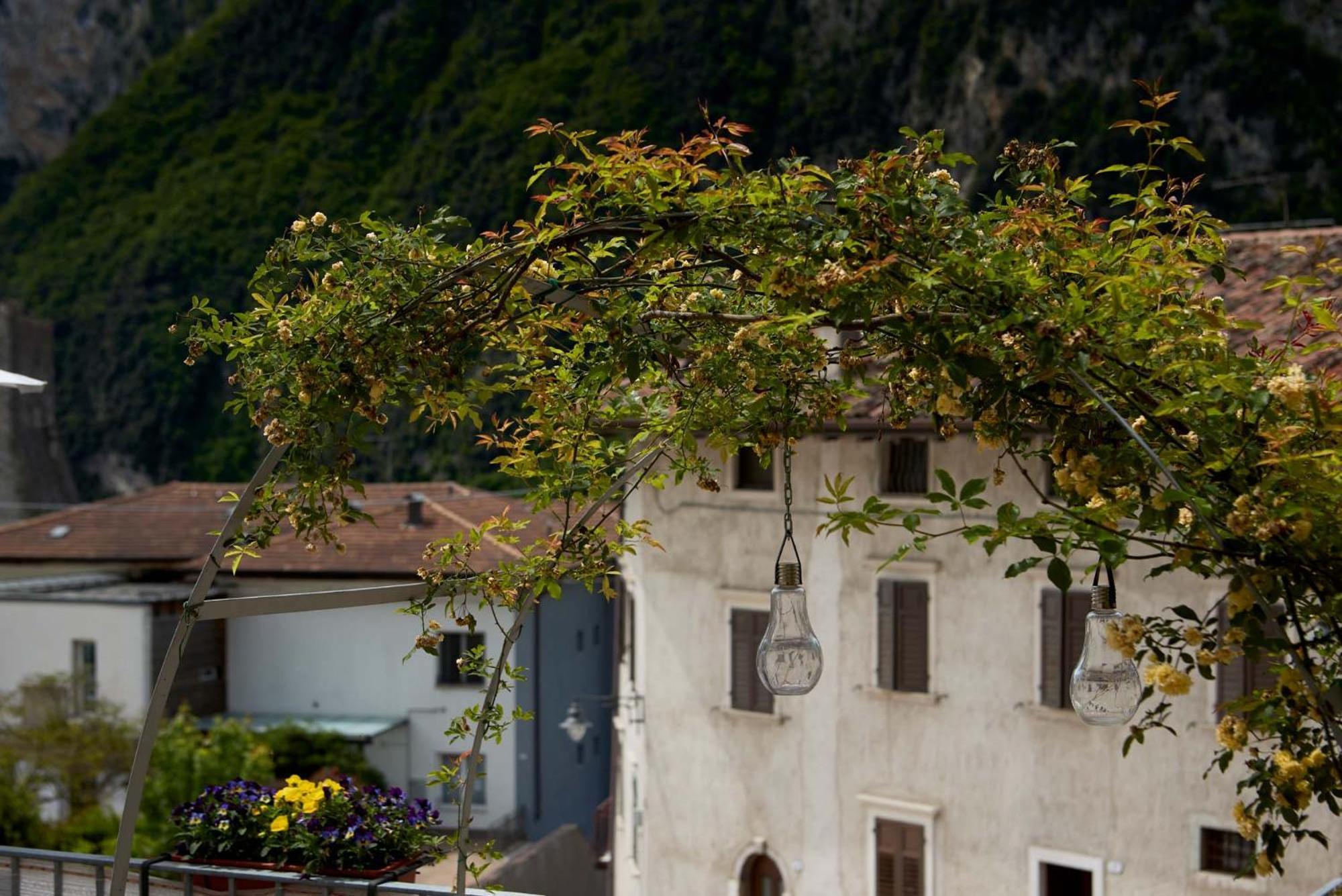 Appartamento Ania Vista Castello Tenno Exterior photo
